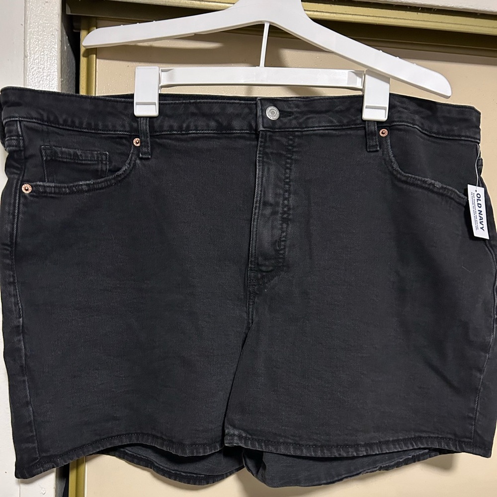 Old Navy black jean shorts size 22